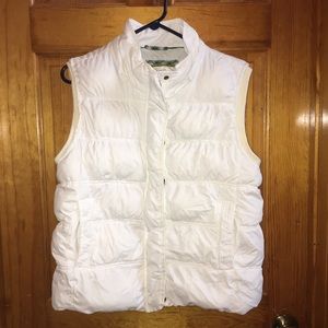 AEROPOSTALE WHITE FLUFFY VEST!